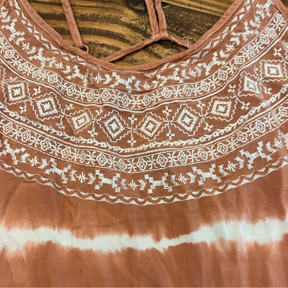 Altar’s State Top - Picture 5 of 6